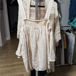 Jessica Simpson Maternity Cream Women's Cold Shoulder  Top